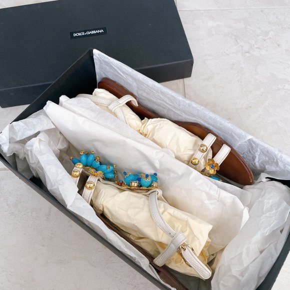 AUTHENTIC 90% NEW D&G SANDALS, size 7.5 - Picture 9 of 10